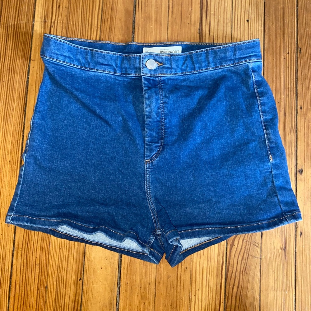 High waisted 90s denim shorts